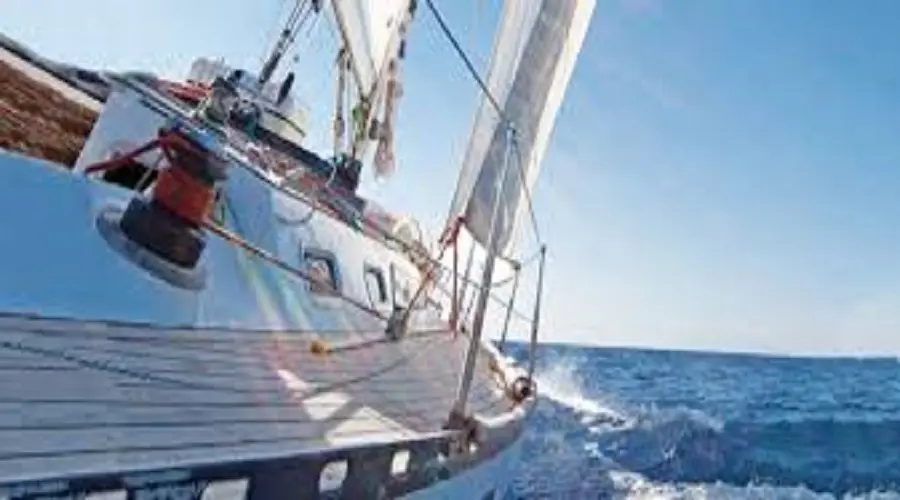 Le soluzioni più convenienti contro l’umidità in barca: la migliore è la gomma