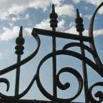 Romantici cancelli in ferro, per proteggere il nido d’amore
